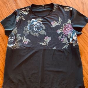 Lululemon workout top